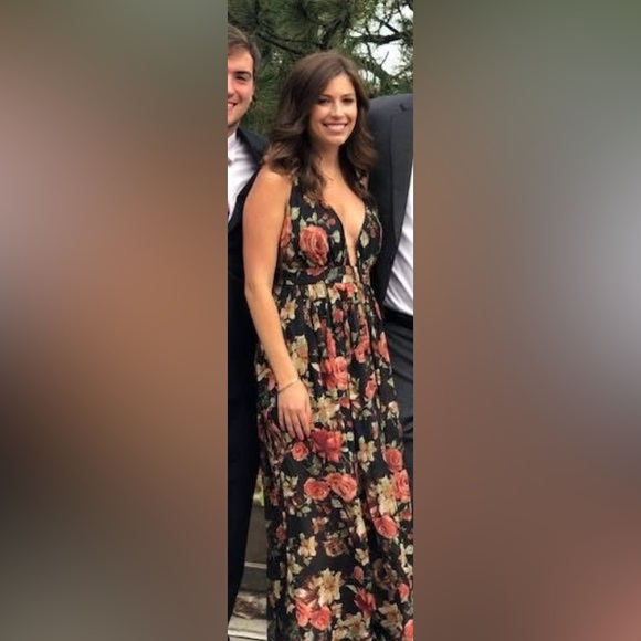 harper & harlow Dresses & Skirts - Floral Black Dress